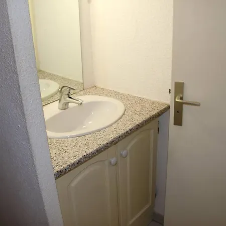 717, Port Nature 7 Au Village Naturiste * Agde