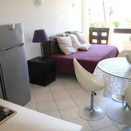 717, Port Nature 7 Au Village Naturiste *