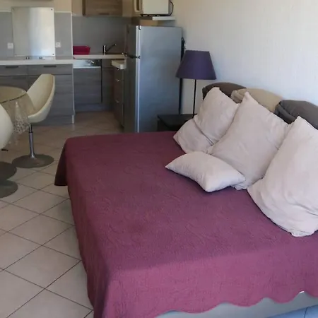 717, Port Nature 7 Au Village Naturiste * Agde