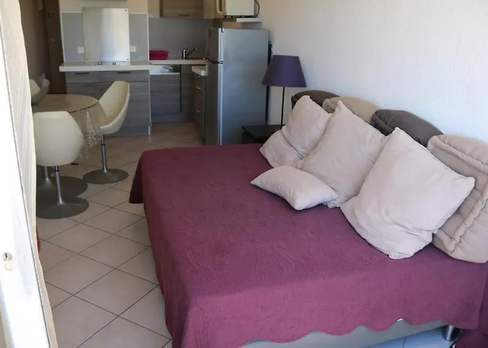 717, Port Nature 7 Au Village Naturiste * Agde